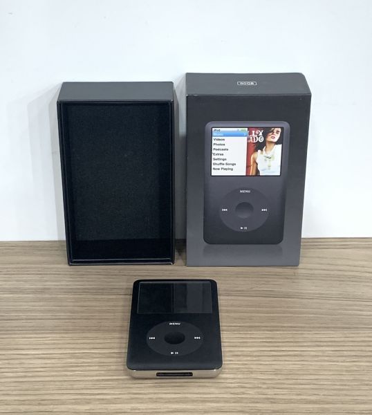 iPod Classic Black, na cor preta, capacidade de 80GB, modelo A1238